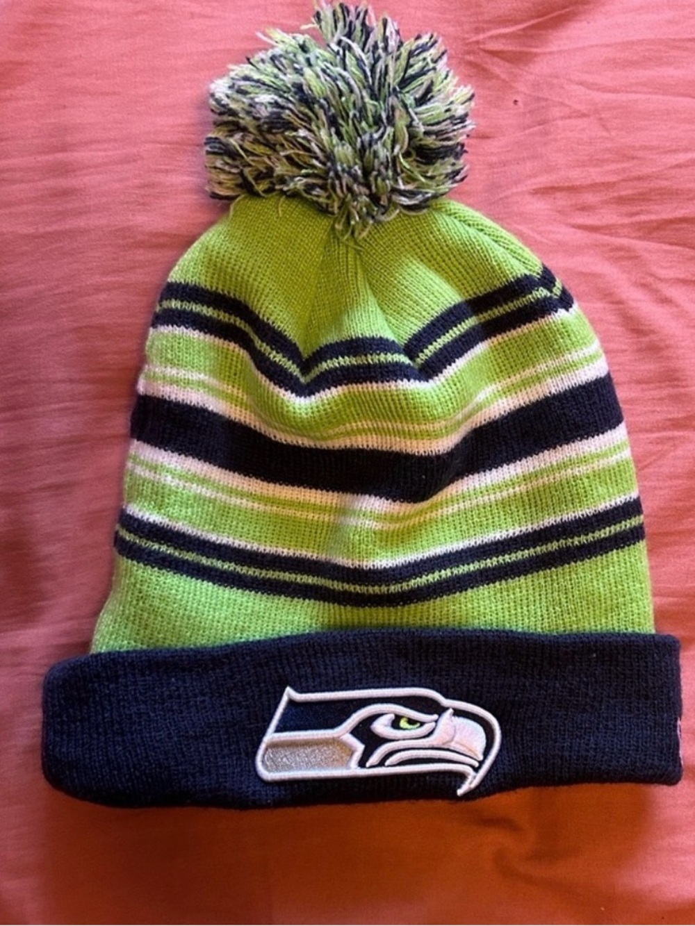 Seahawks women’s vest, men’s pullover, beanie & 2 Sbux ornaments - Picture 2 of 16